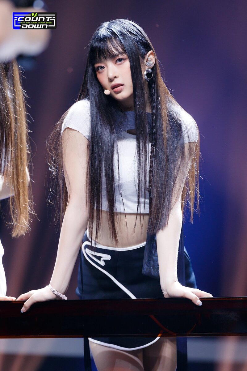 220804 NewJeans Hanni 'Cookie' at M Countdown documents 10