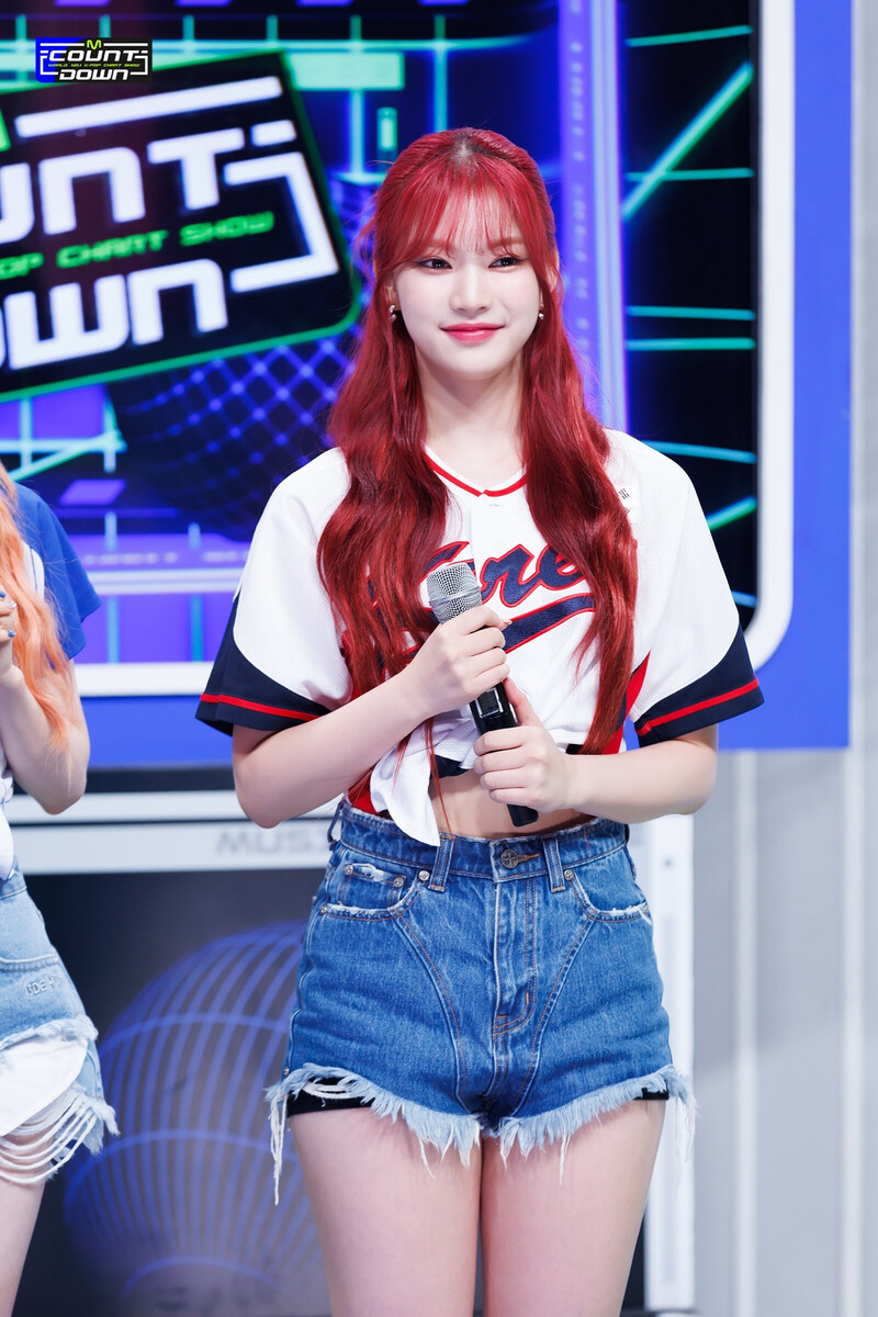 230824 STAYC Sieun & Isa - Special MCs at M COUNTDOWN documents 12