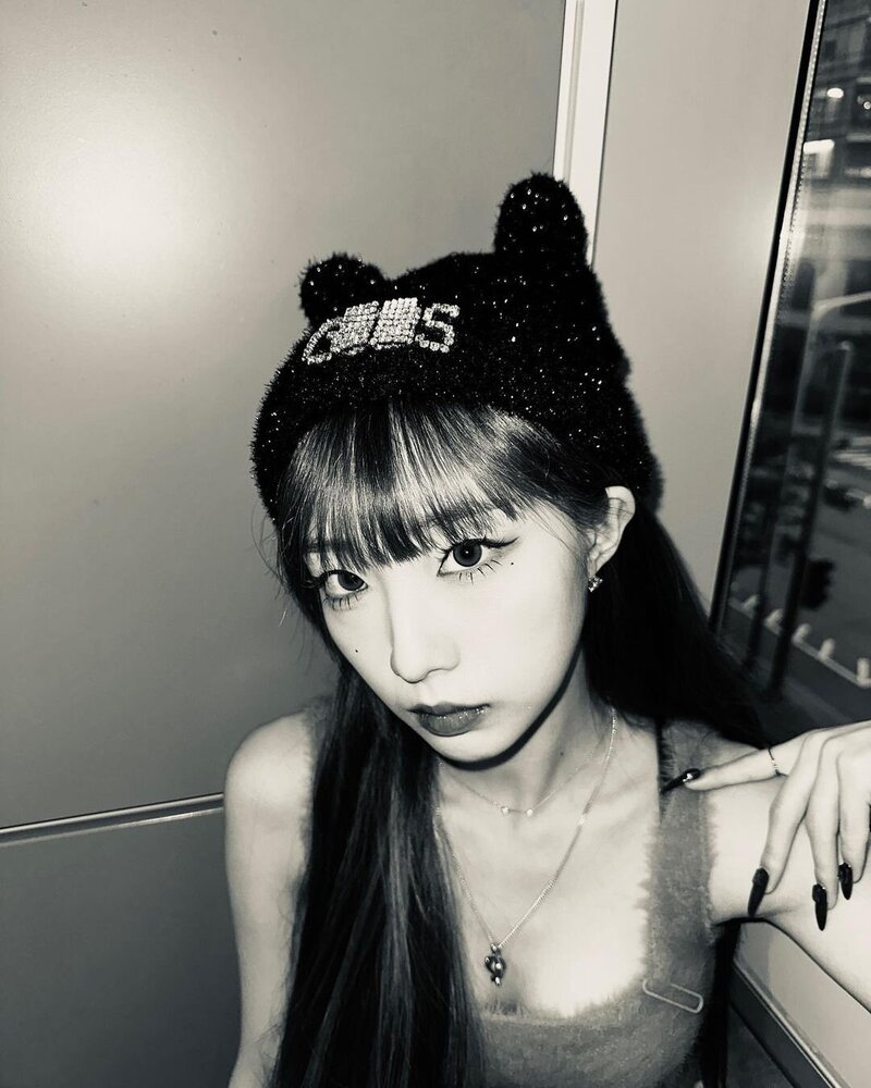 231021 LOOSSEMBLE's Yeojin Instagram Update (@yeojin._.o_x) | kpopping