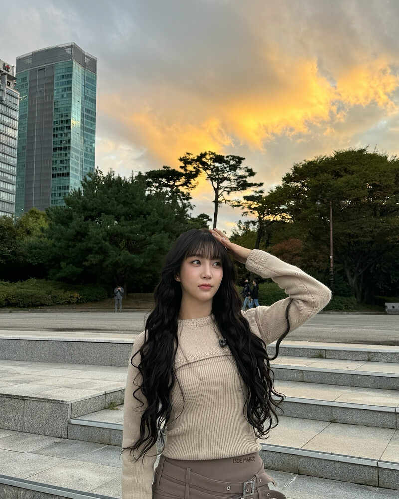 241019 STAYC Sumin Instagram Update documents 6