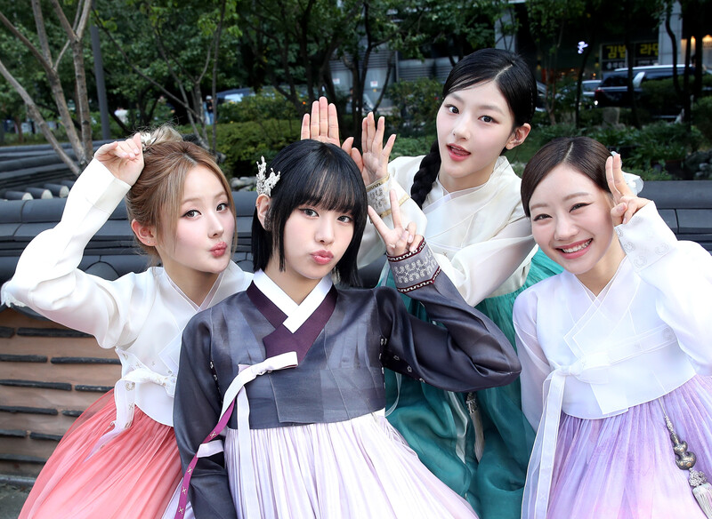 KISS OF LIFE - 2024 Hanbok Interview Photos by News1 documents 2