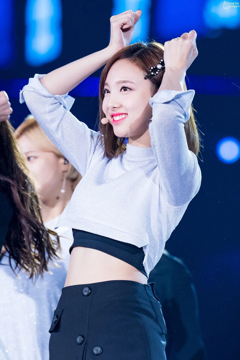 Nayeon_Cleaner CyVCIrfUUAAxwDa  20161128.jpg