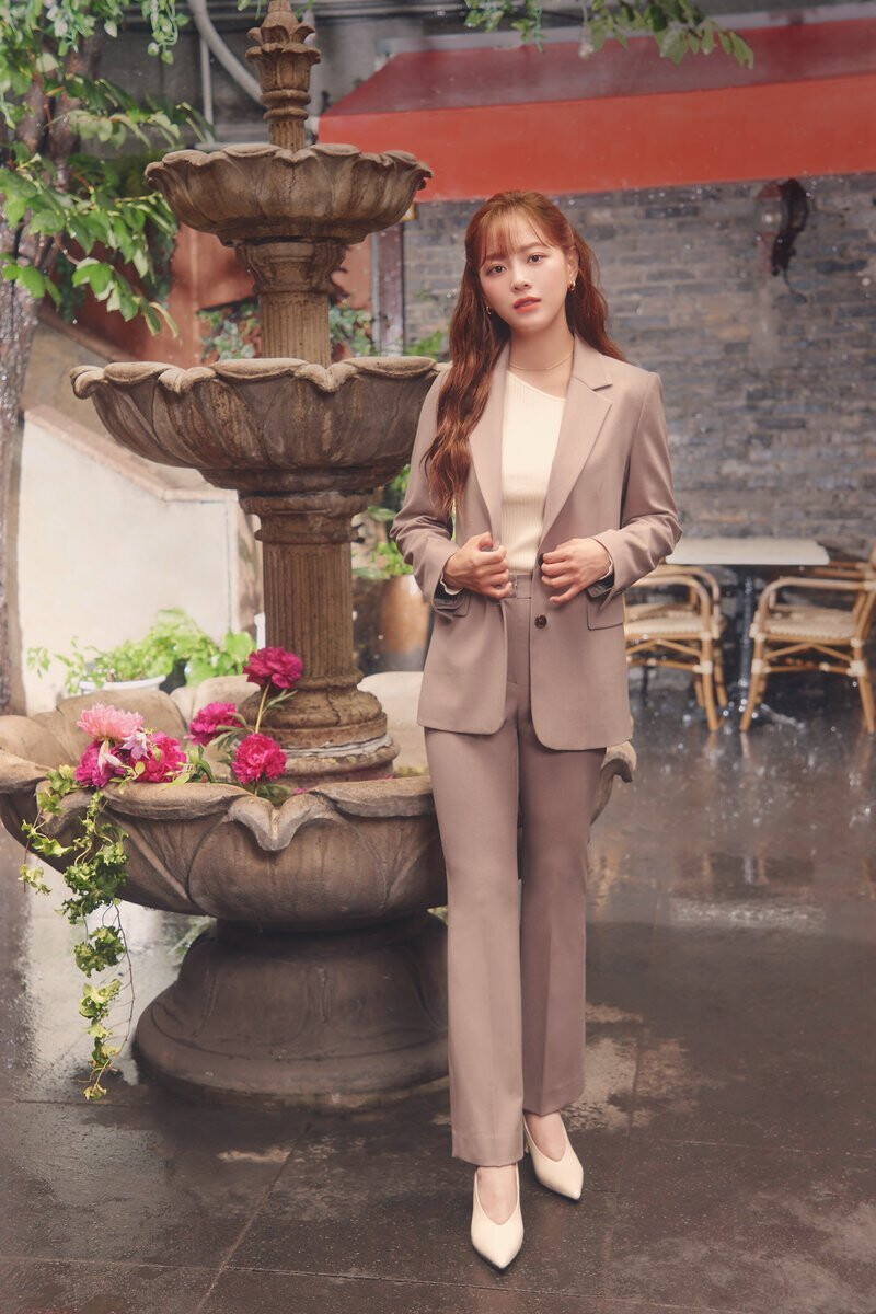 Sejeong for Roem 2022 Fall Collection - Moments in Romantic Garden documents 8