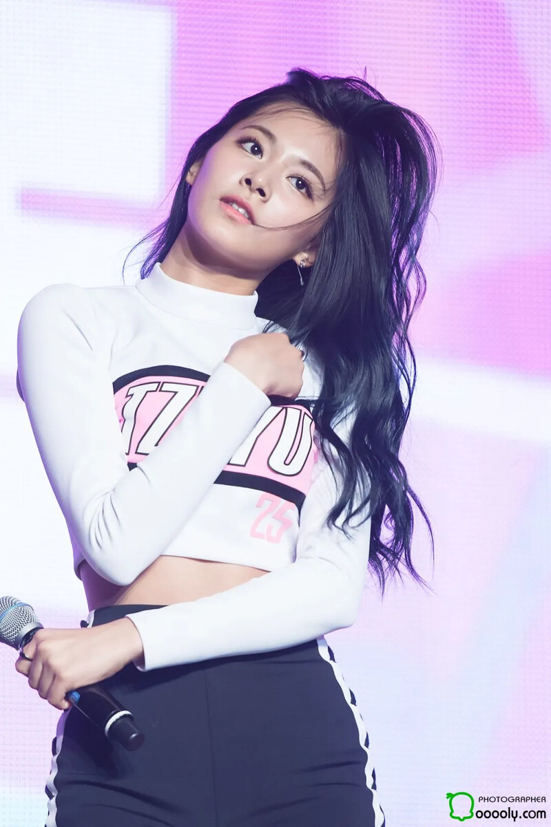 Tzuyu13.jpg