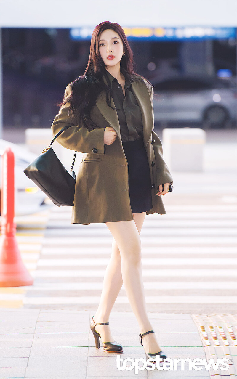 231012 Red Velvet Joy - ICN Airport documents 1