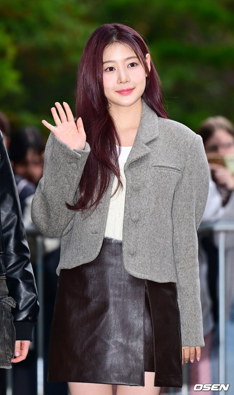 241101 FIFTY FIFTY Yewon - Music Bank Commute documents 2