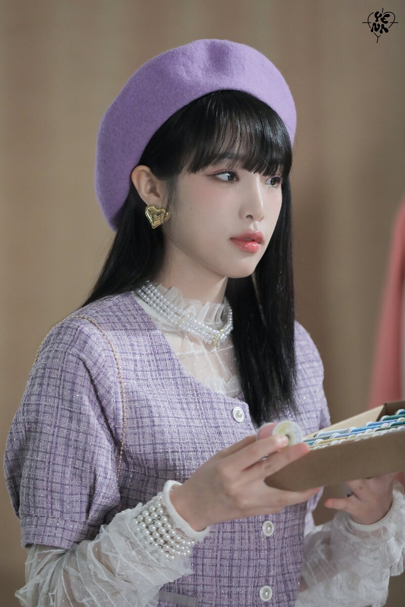 221129 Yuehua Entertainment Naver Update - YENA - Universe 'Color of YENA #VIOLET' Behind documents 1