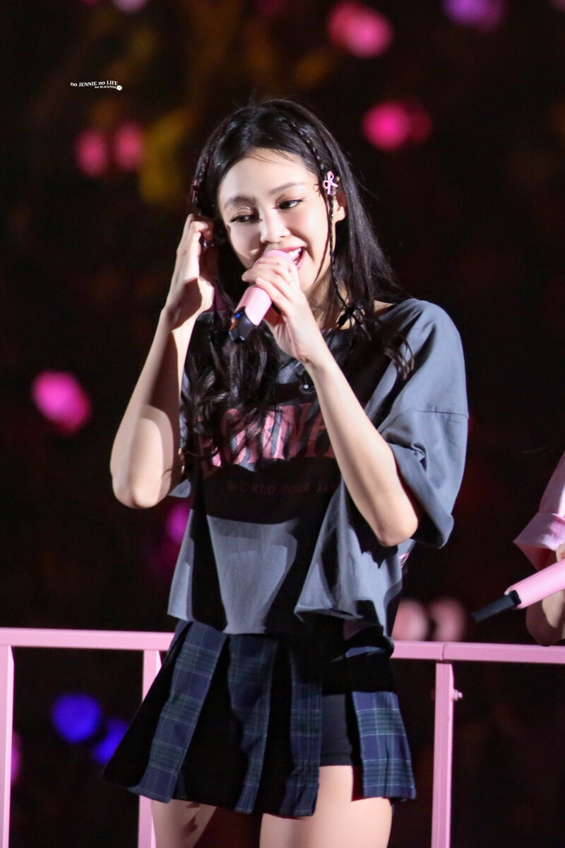 230408 JISOO & JENNIE - 'BORN PINK' Concert in  TOKYO DOME documents 3