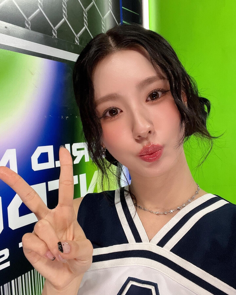 230518 - (G)I-DLE Instagram Update With Miyeon | Kpopping