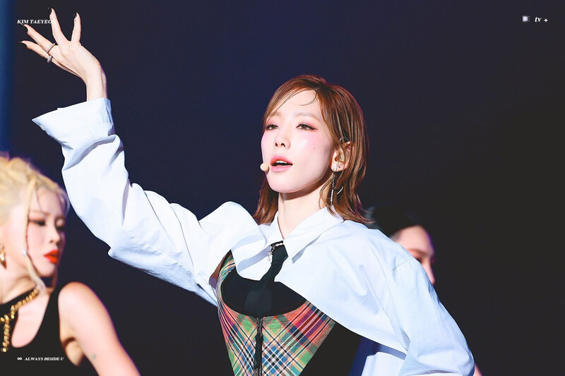 22820 Taeyeon at SMTOWN LIVE 2022: SMCU EXPRESS documents 13