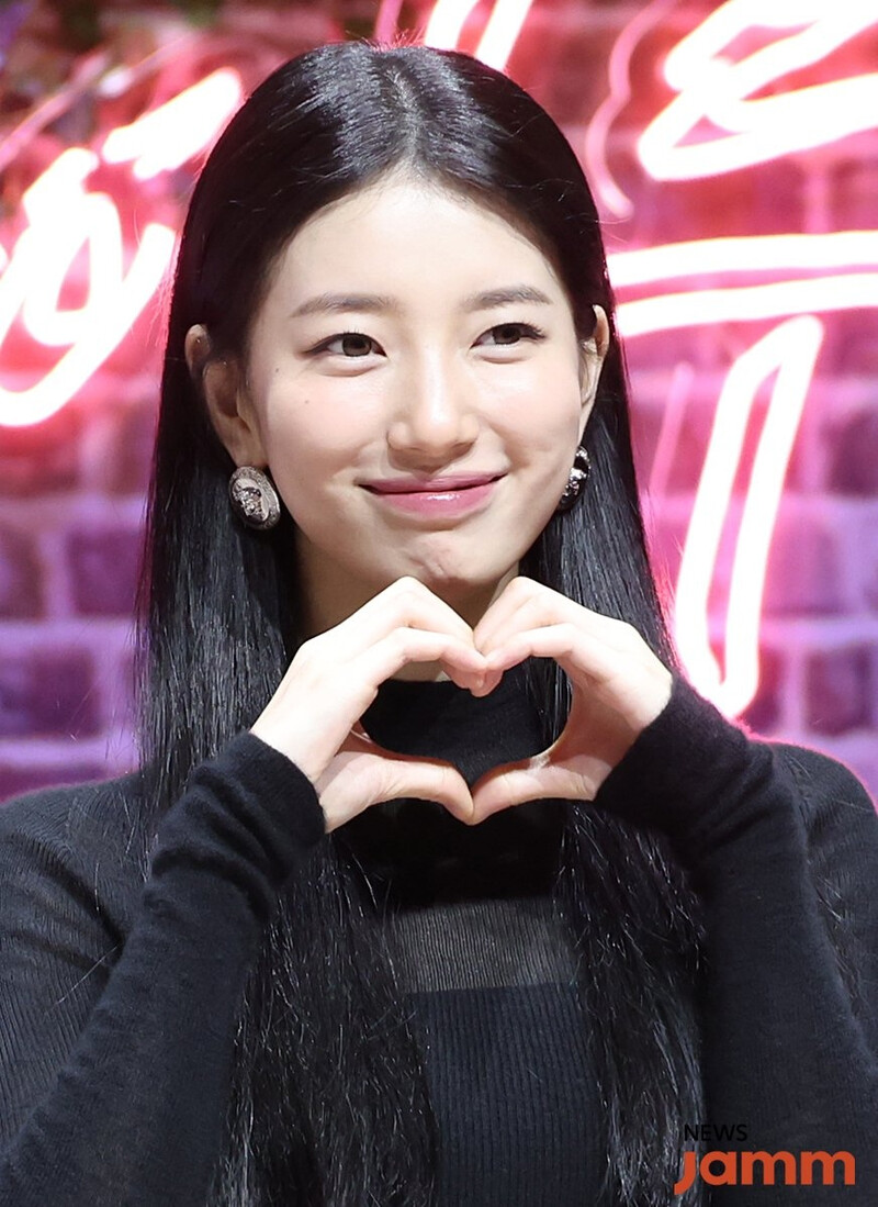 231018 Suzy - "Doona!" Press Conference documents 6