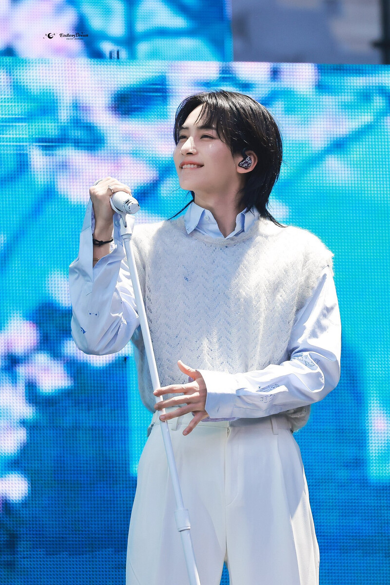 240427 SEVENTEEN Jeonghan - 'FOLLOW' AGAIN Seoul Day 1 documents 4