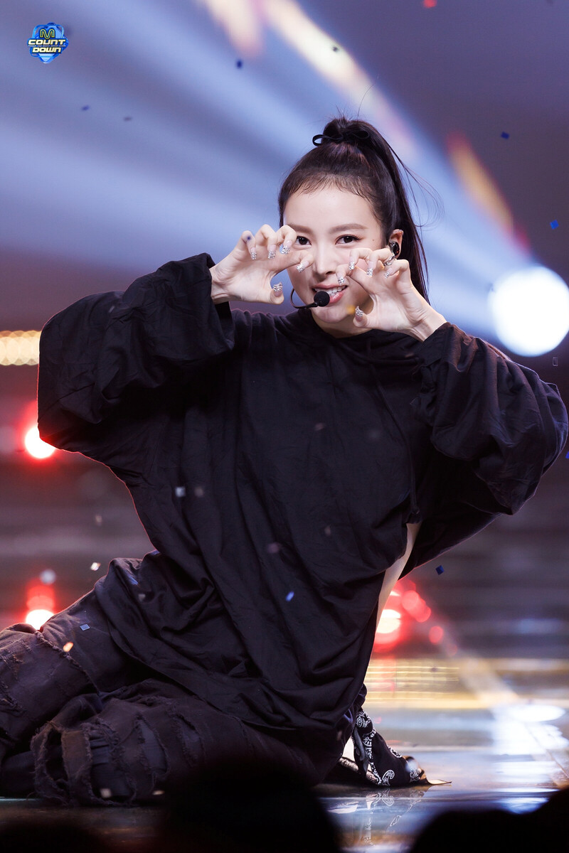 241003 MEOVV NARIN - 'MEOW' at M COUNTDOWN documents 3