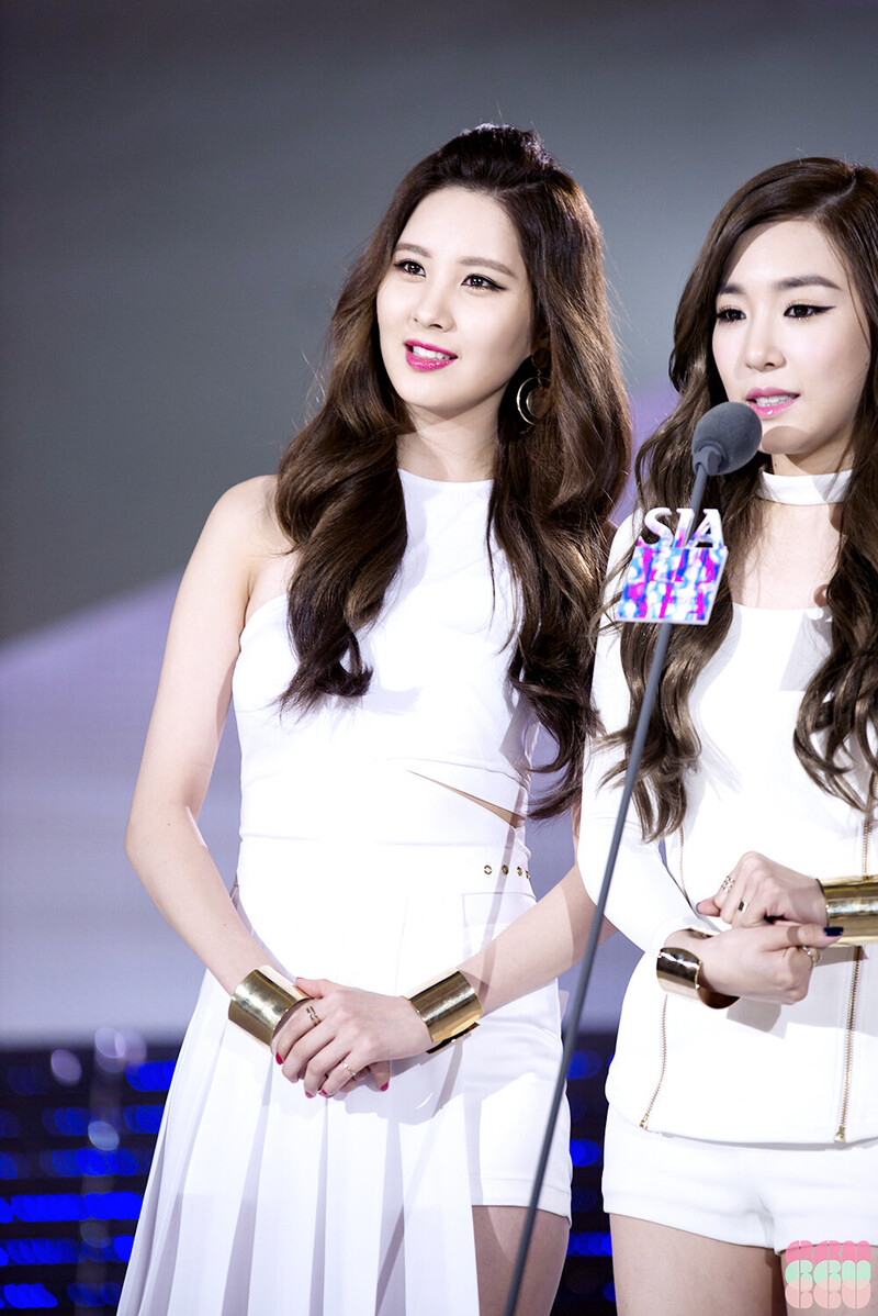 141028 Girls' Generation-TTS at Style Icon Awards documents 2