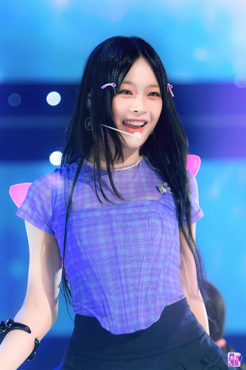 230723 NewJeans Hanni - 'ETA' at Inkigayo documents 2