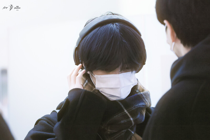 250101 TXT Beomgyu at Gimpo International Airport documents 3