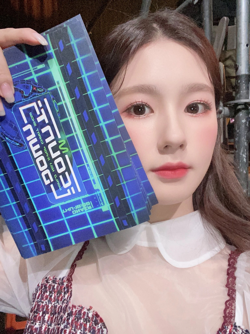 210318 (G)I-DLE Twitter Update - Miyeon documents 5