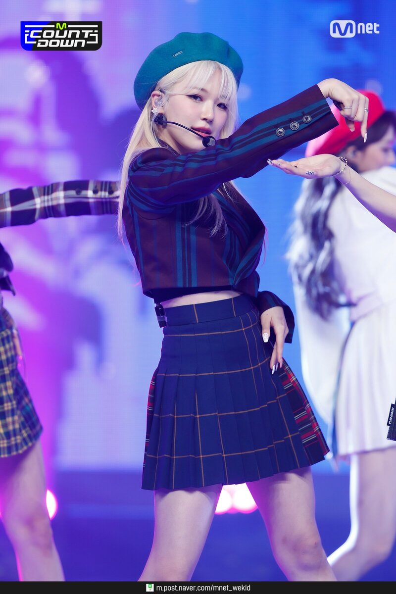210909 fromis_9 - 'Talk & Talk' at M Countdown documents 5