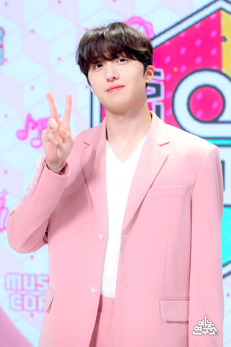 210703 Music Core MC - Chani documents 1