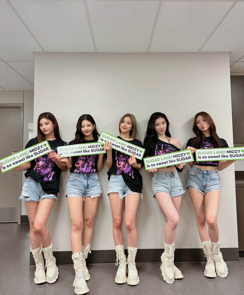 221111 ITZY Twitter Update - ITZY THE 1ST WORLD TOUR <CHECKMATE> in SUGARLAND documents 4