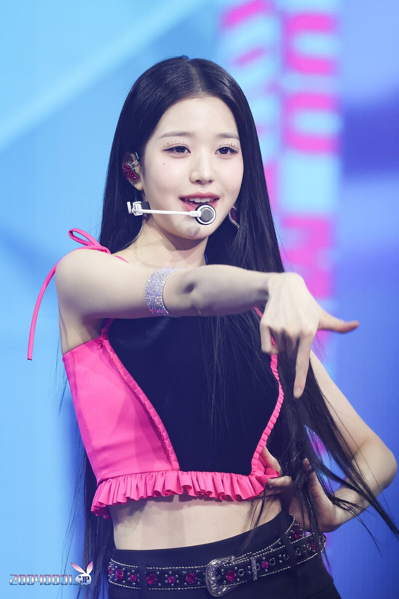230212 IVE Wonyoung - The First Fan Concert 'The Prom Queens' Day 2 documents 16