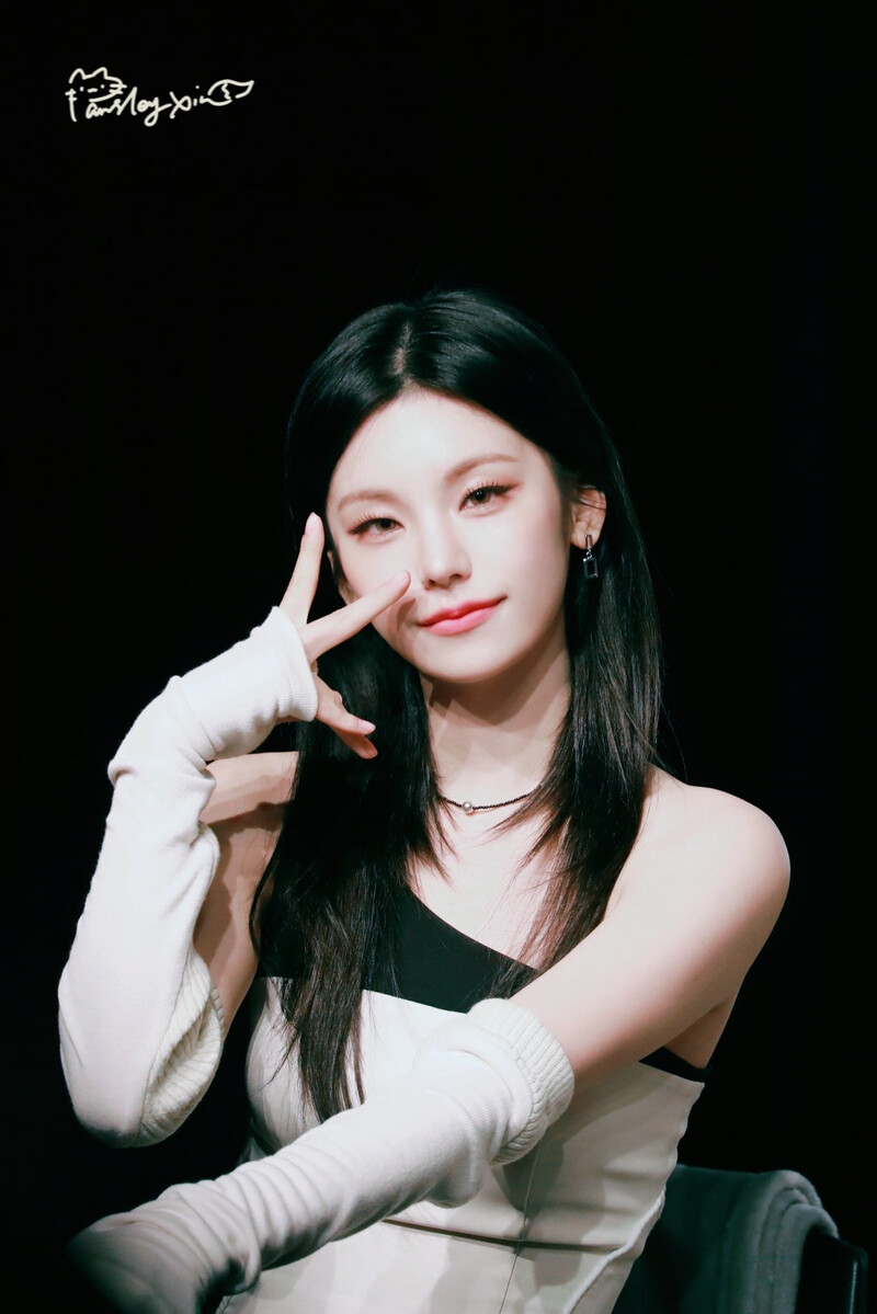 241108 ITZY Yeji - Makestar Fansign documents 2