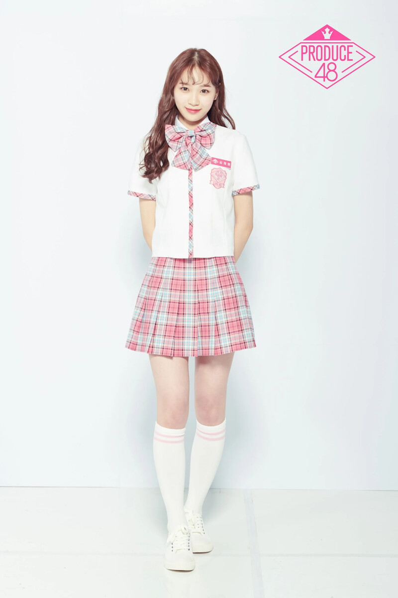 Kim_Chaewon_Produce_48_profile_photo_(2).jpg