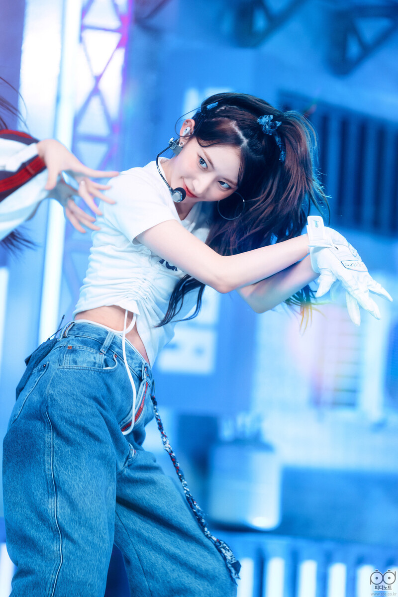 221023 LE SSERAFIM Sakura - 'ANTIFRAGILE' at INKIGAYO documents 3