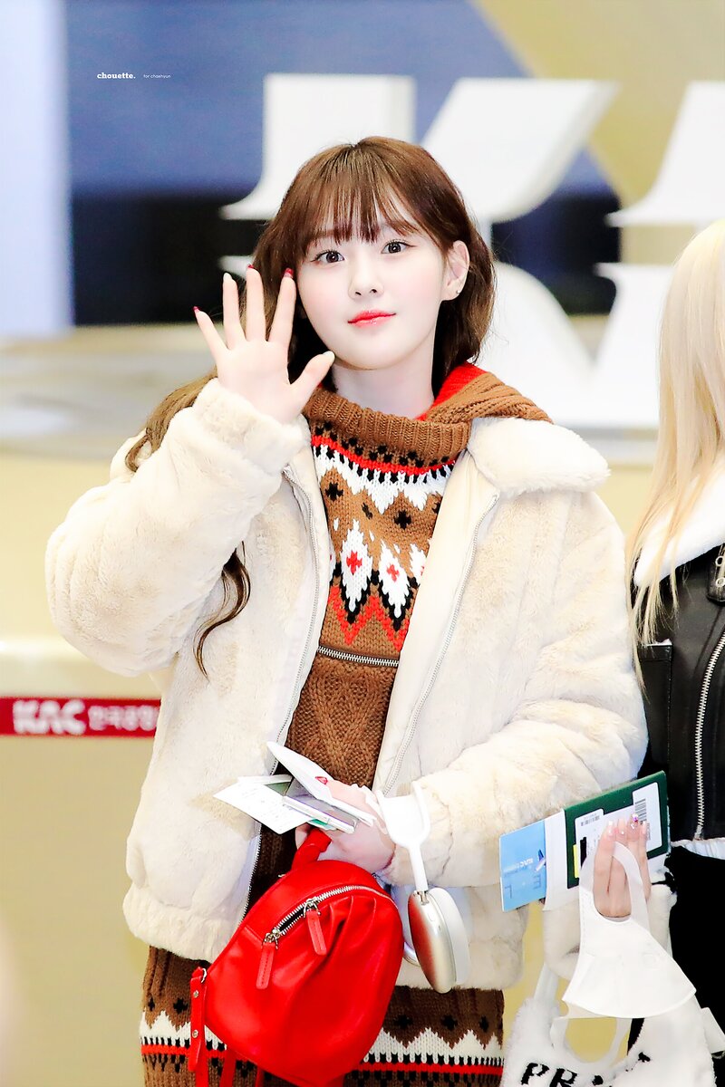 221229 Kep1er Chaehyun - GMP Airport | kpopping
