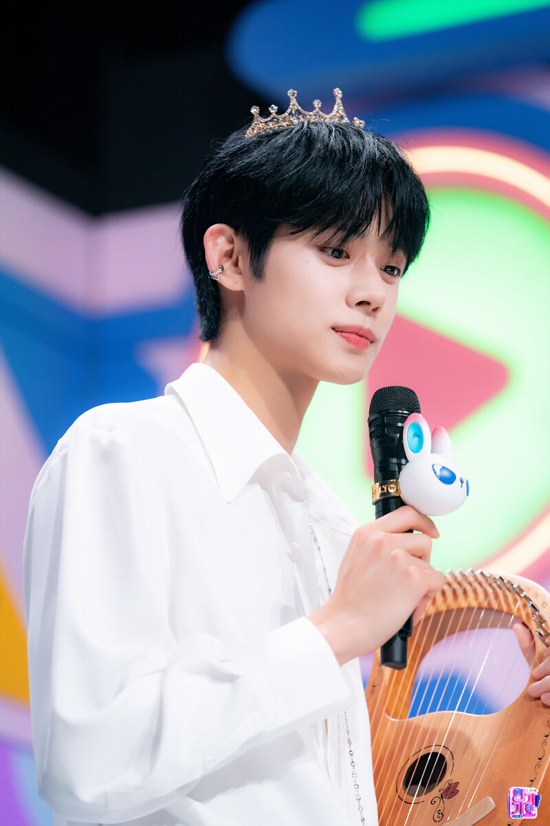 231029 MC Yeonjun at Inkigayo documents 1