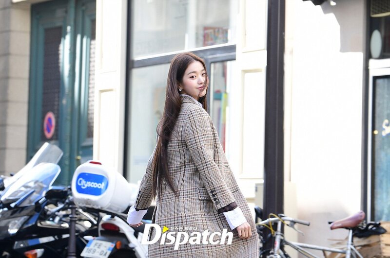 221020 IVE Wonyoung - Paris Photoshoot by Dispatch documents 1
