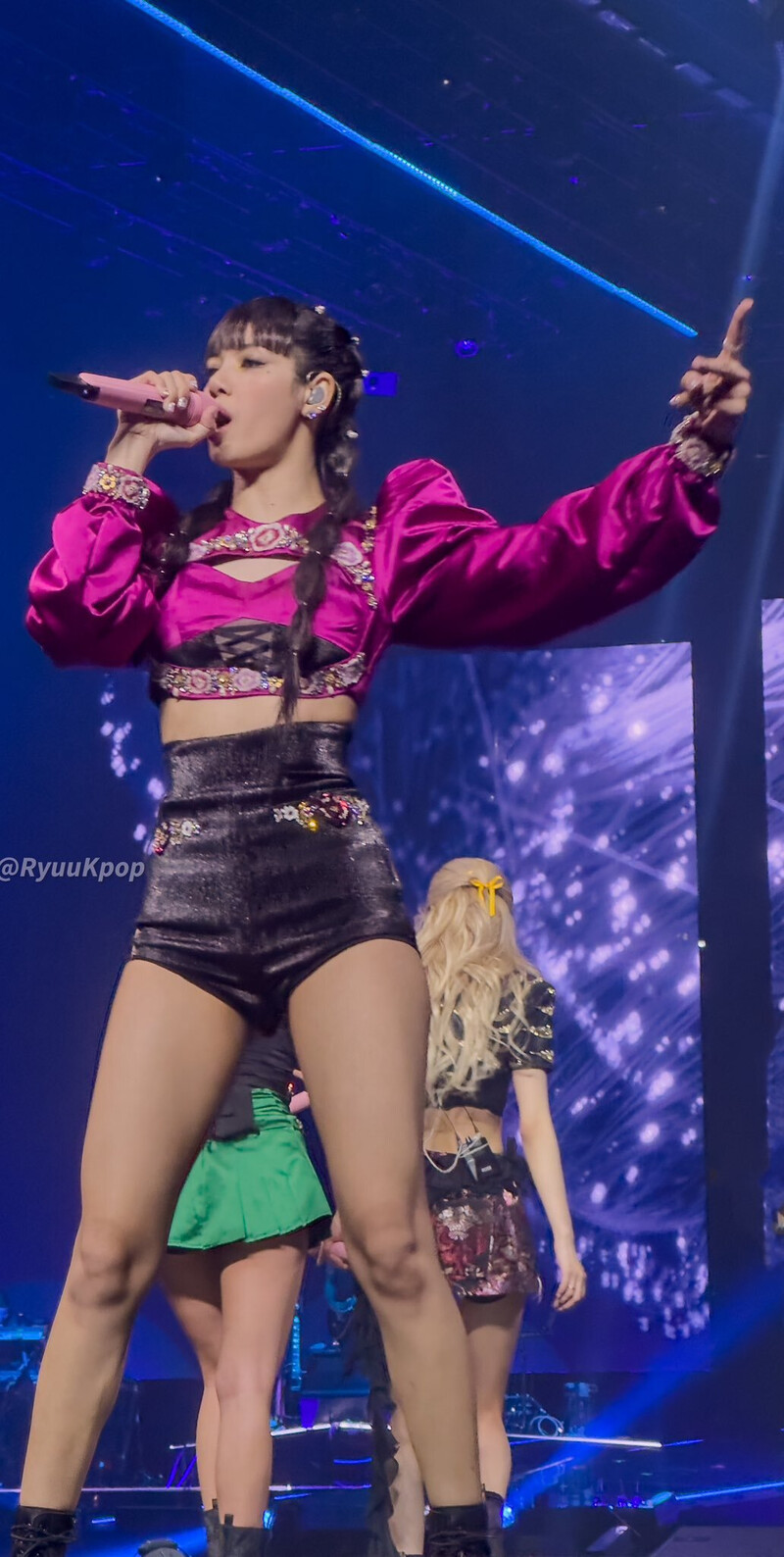 221114 BLACKPINK Lisa - 'BORN PINK' Concert in Newark documents 4