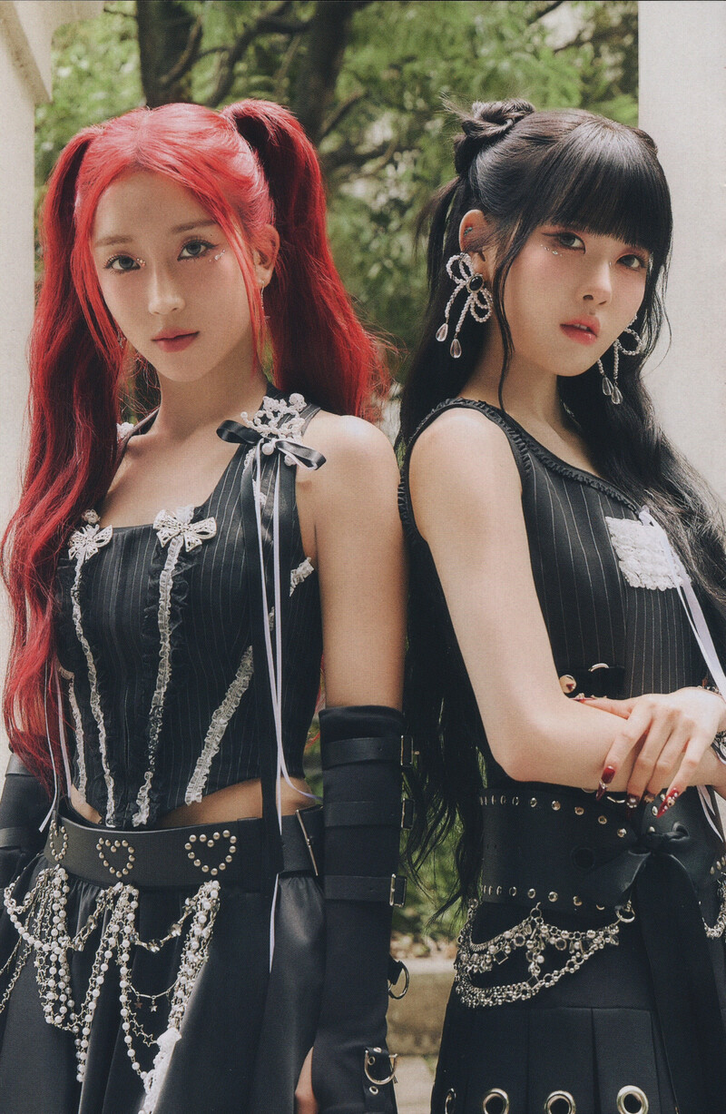 STAYC - Japan 4th Single 'MEOW / Cheeky Icy Thang - Japanese Ver.' (Scans) documents 19