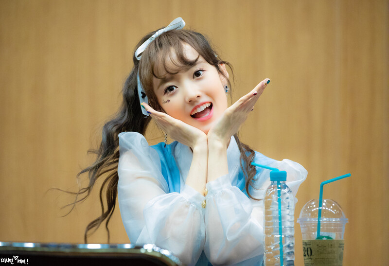 190519 Weki Meki Sei at 'LOCK END LOL' Dongdaemun Fansign documents 4