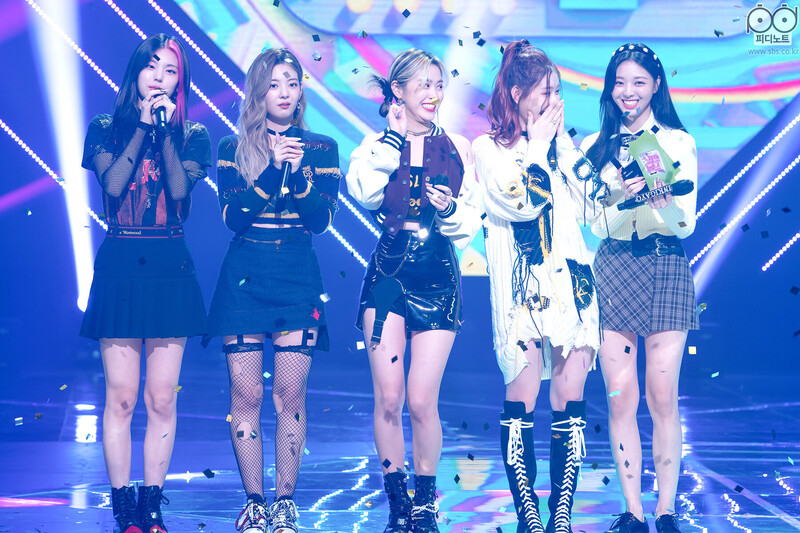 211010 ITZY - #1 Encore Stage at Inkigayo documents 1