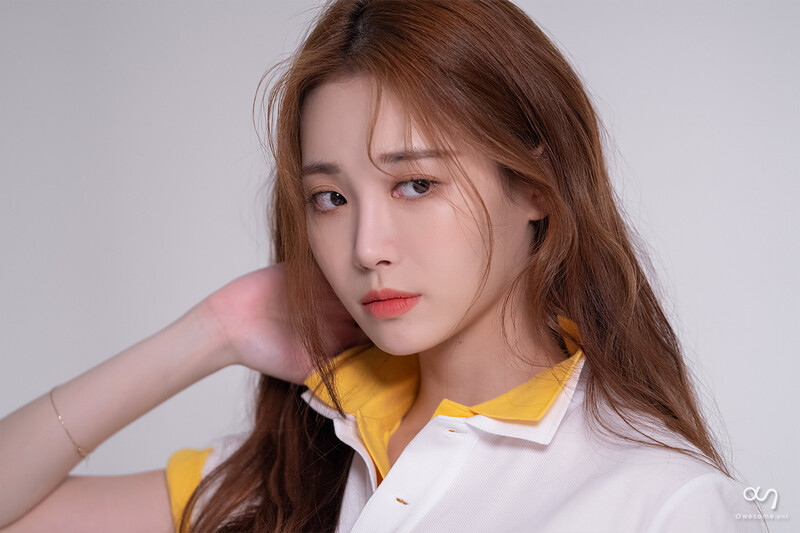 220524 Awesome Ent Naver Post - Kim Yura - #Legend Photoshoot Behind documents 3