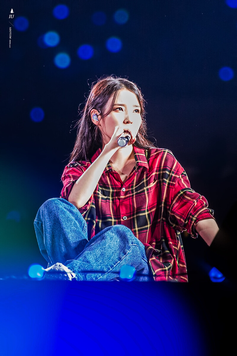 220918 IU - 'The Golden Hour' Concert documents 15