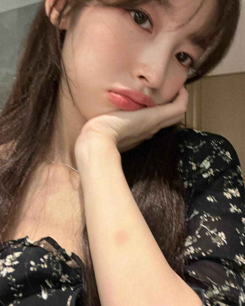 231003 Oh My Girl Arin Instagram Update documents 2