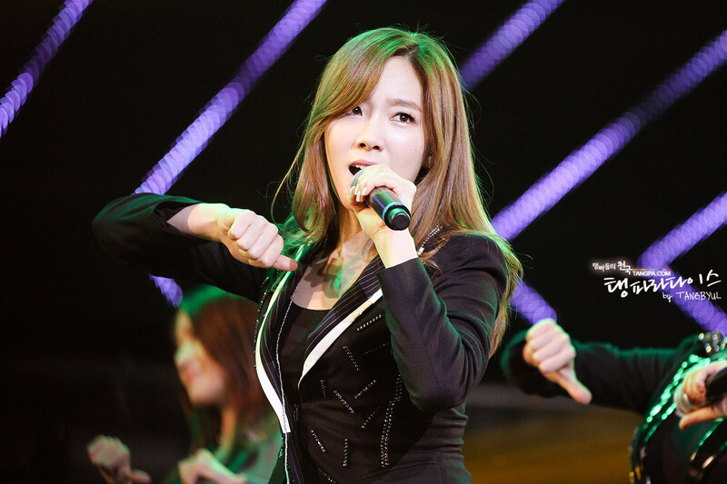 121021 Girls' Generation Taeyeon at GS& Concert documents 22