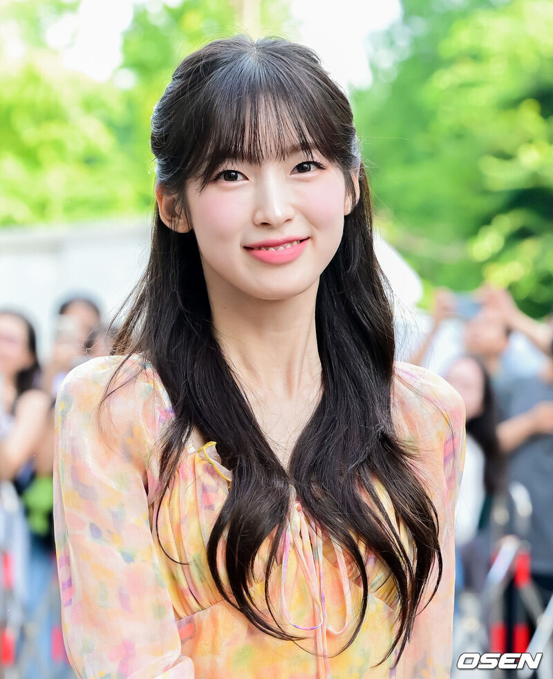 230804 Oh My Girl Arin at KBS Building for Music Bank Rehearsals documents 1