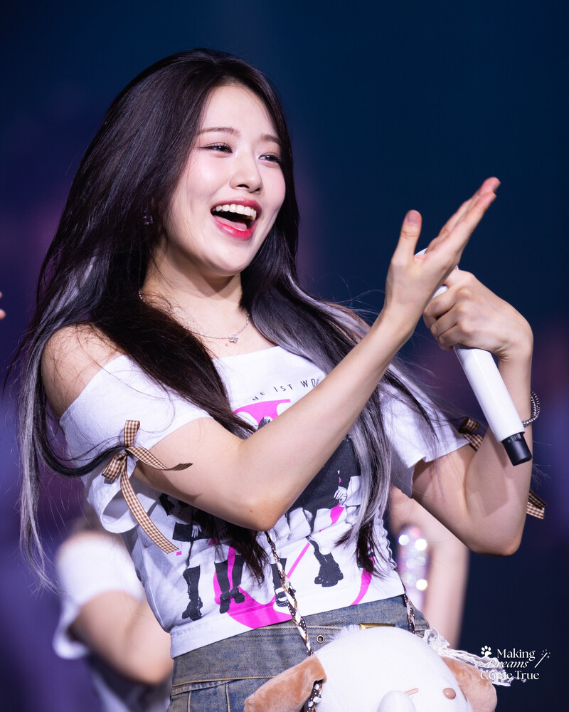 240707 IVE Yujin - 1st World Tour ‘Show What I Have’ in Hong Kong Day 2 documents 3