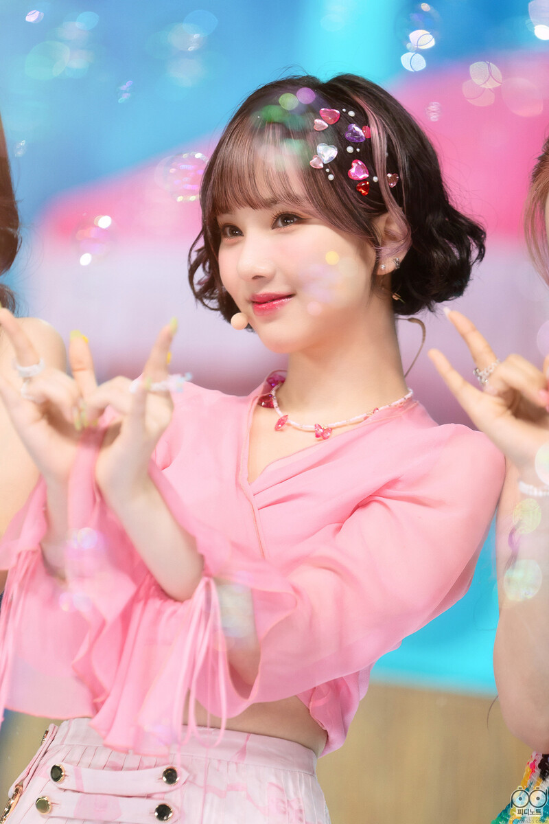 220711 VIVIZ Eunha - LOVEADE at SBS Inkigayo documents 1