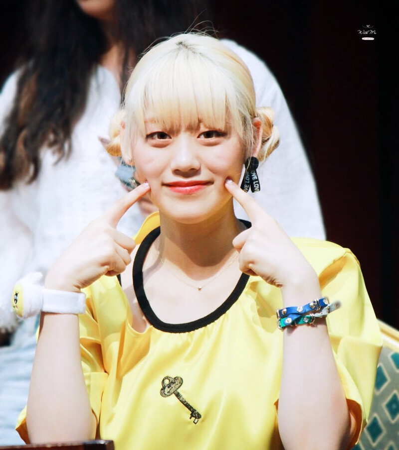 170819 Weki Meki Lua at 'WEME' Noryangjin Fansign | kpopping