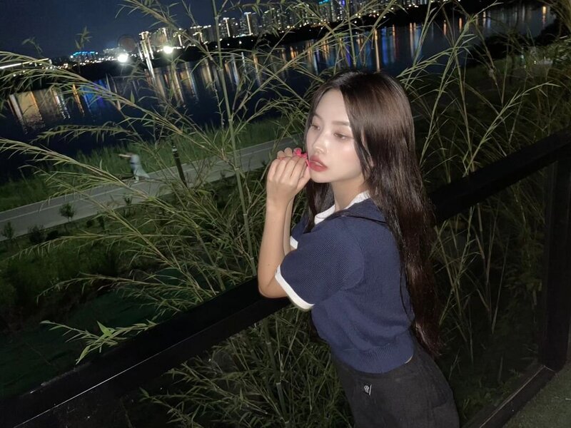 230609 - (G)I-DLE Soyeon Instagram Update documents 3