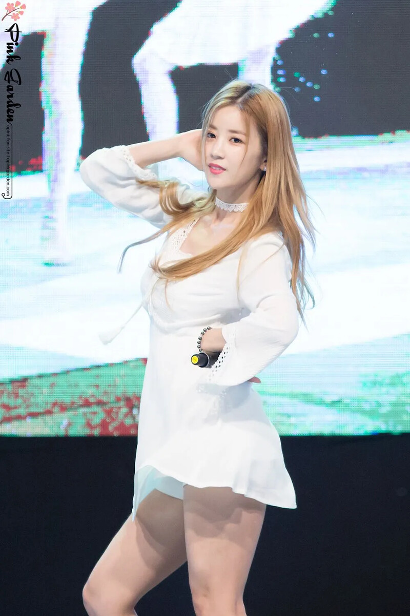 Chorong185_1.jpg