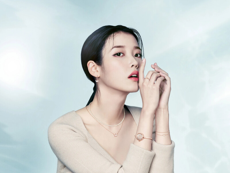 IU for J.ESTINA 'Summer Wave' 2021 Summer Collection documents 3