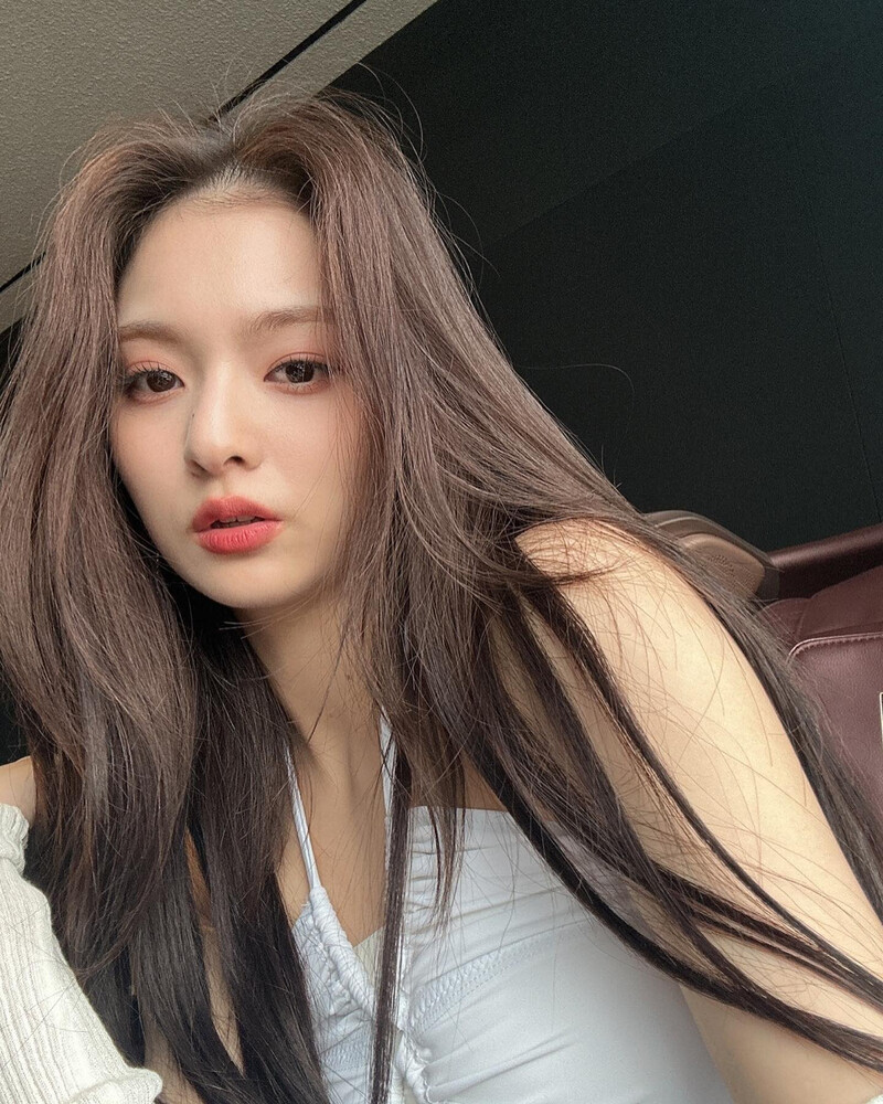 230612 fromis_9 Nagyung Instagram Update documents 3