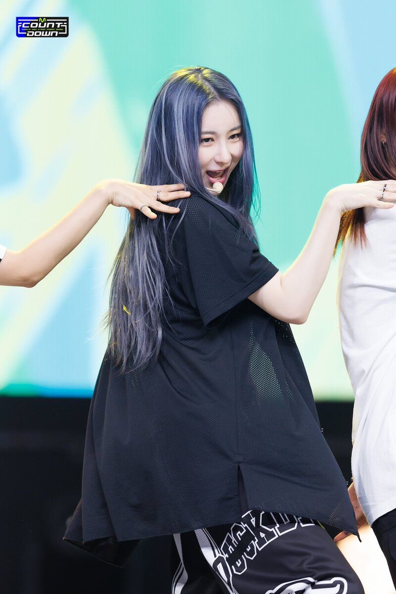 230907 Lee Chaeyeon - LET'S DANCE at M Countdown documents 7
