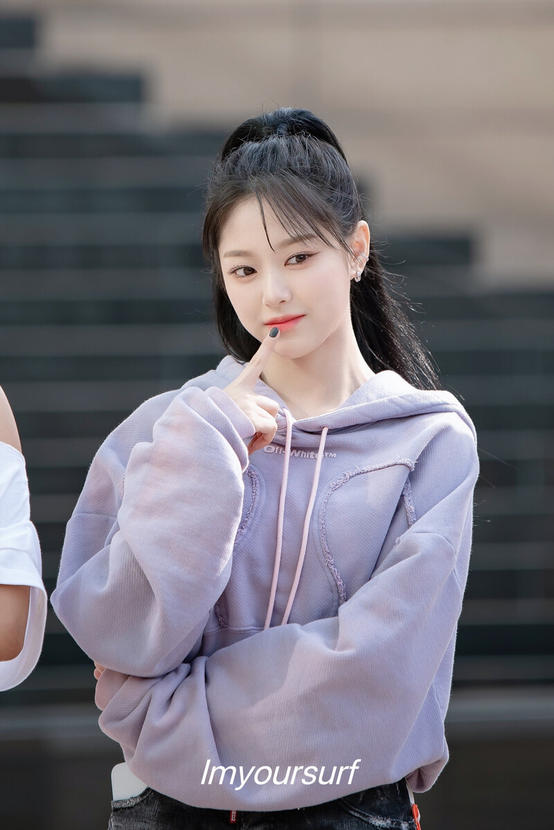 231018 Loossemble HyunJin - Mini Fanmeet documents 1