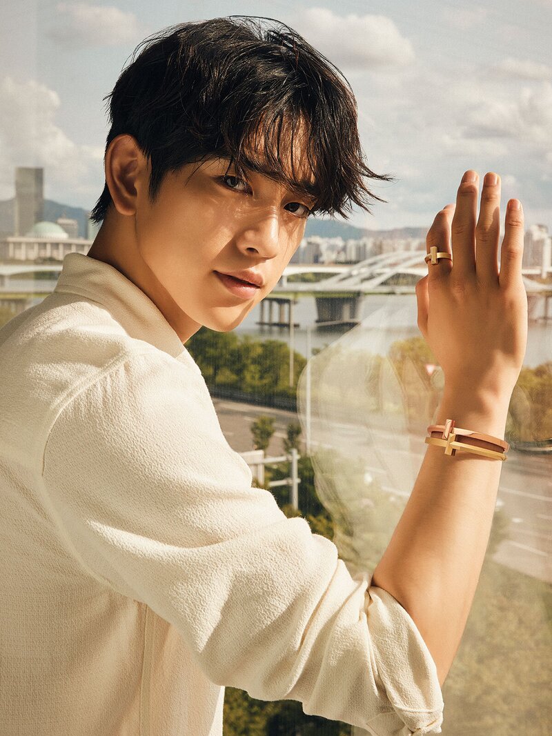 Jinyoung for Noblesse Men October Issue 2021 documents 5